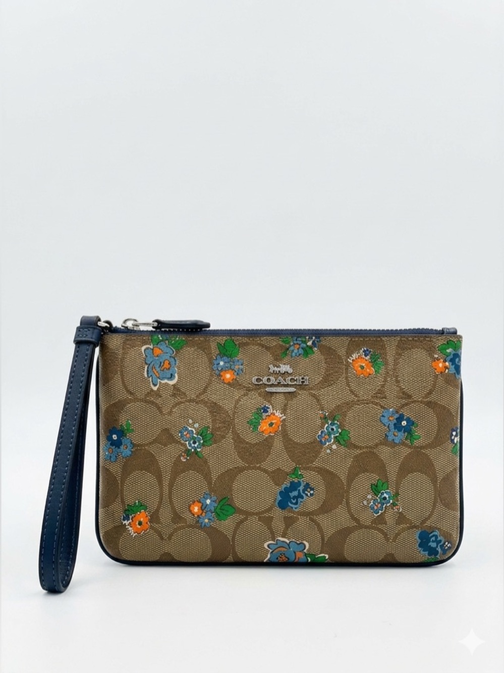 🪻Like New🪻Coach Signature Floral Badlands Large Wristlet with New Coach Box 📦